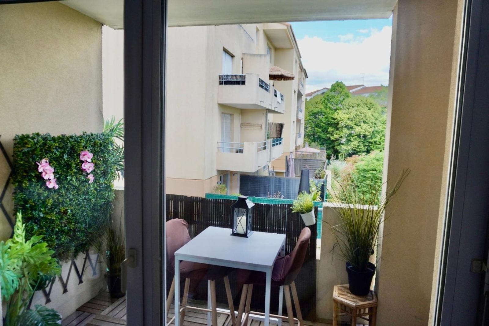 Appartement T2 Lumineux Et Piscine à Montpellier Extérieur photo
